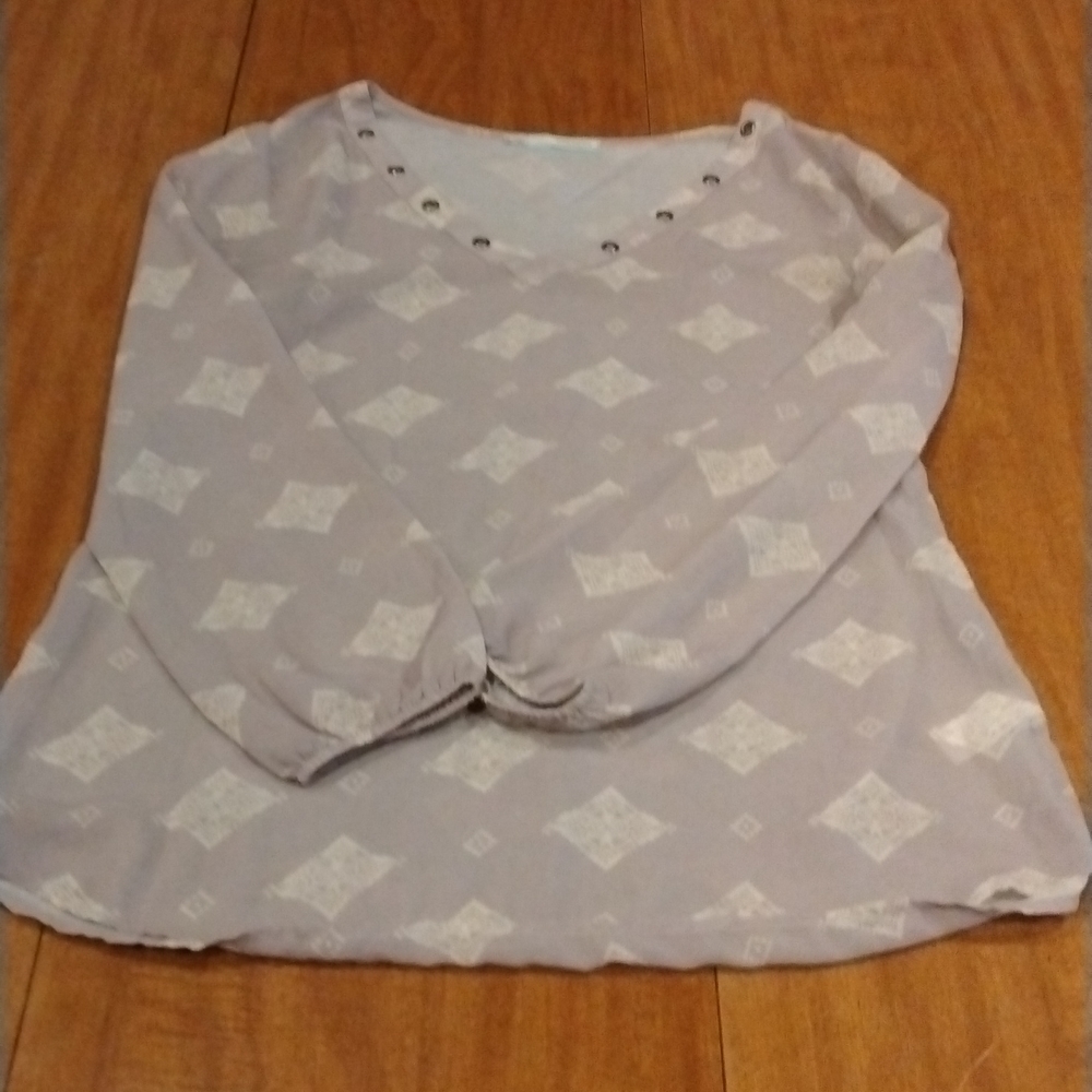 𝅺MAURICE'S top size medium